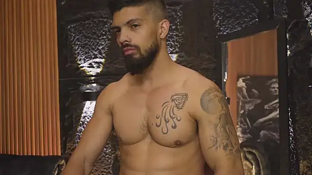 Snapshot of DannSaenz chatting on 10.15.25 DannSaenz online show from 10.15.25