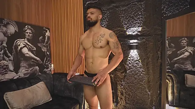 Snapshot of DannSaenz chatting on 10.17.25 DannSaenz online show from 10.17.25