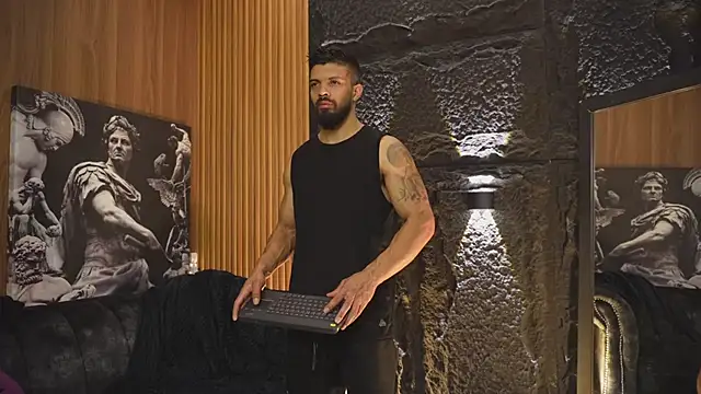 Snapshot of DannSaenz chatting on 10.23.25 DannSaenz online show from 10.23.25