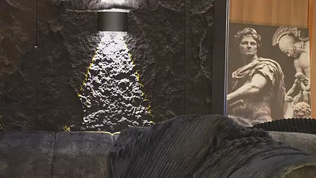 Snapshot of DannSaenz chatting on 10.27.25 DannSaenz online show from 10.27.25