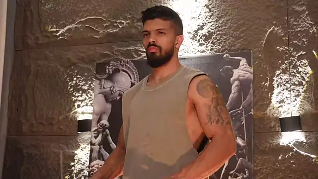 Snapshot of DannSaenz chatting on 11.05.25 DannSaenz online show from 11.05.25