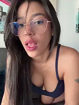 DanielaSaenz0 online show from 01.05.25
