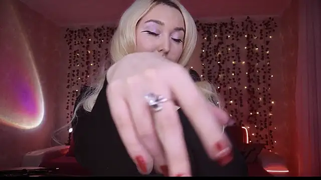 AllisonBlack  online show from 10.24.25