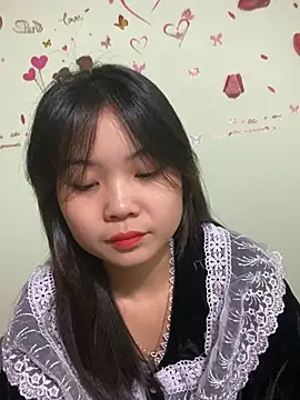 Maeve2k5 online show from 12.12.24