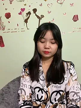Maeve2k5 online show from 12.13.24
