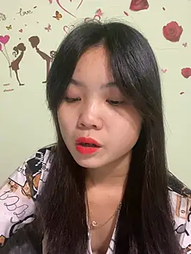 Maeve2k5 online show from 12.17.24