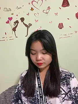 Maeve2k5 online show from 12.19.24