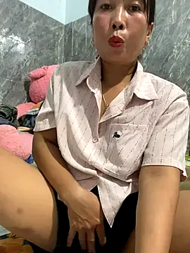 Linaannn online show from 12.16.25