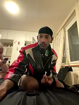 Snapshot of esteraulxxx chatting on 09.28.25 esteraulxxx online show from 09.28.25