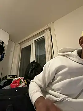 Snapshot of esteraulxxx chatting on 10.01.25 esteraulxxx online show from 10.01.25