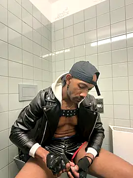 Snapshot of esteraulxxx chatting on 10.10.25 esteraulxxx online show from 10.10.25