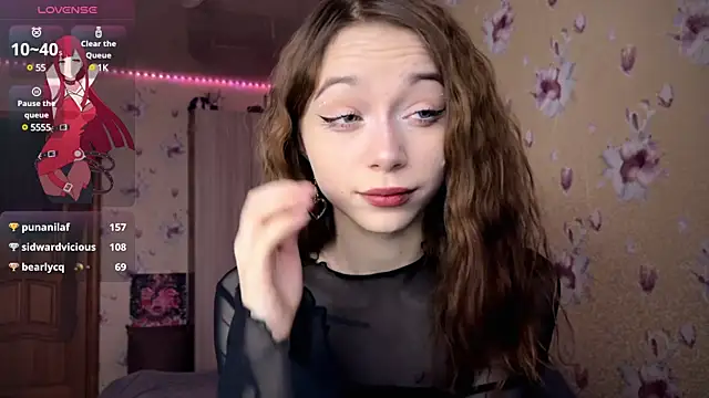 Snapshot of _SofiaBrown chatting on 02.12.25 SofiaBrown online show from 02.12.25