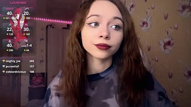 Snapshot of _SofiaBrown chatting on 02.12.25 SofiaBrown online show from 02.12.25