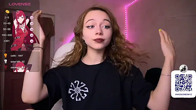 Snapshot of _SofiaBrown chatting on 09.11.25 SofiaBrown online show from 09.11.25