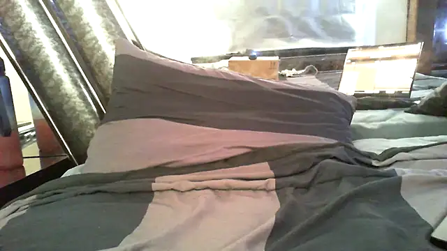 Snapshot of dreamboydani chatting on 11.04.25 dreamboydani online show from 11.04.25