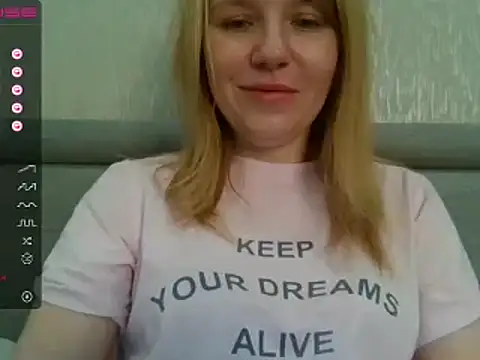 Snapshot of urbadkitty chatting on 12.02.24 urbadkitty online show from 12.02.24