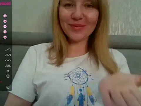 Snapshot of urbadkitty chatting on 12.03.24 urbadkitty online show from 12.03.24