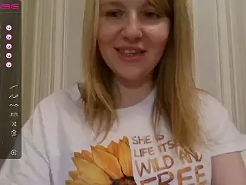 Snapshot of urbadkitty chatting on 12.13.24 urbadkitty online show from 12.13.24