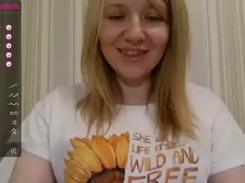 Snapshot of urbadkitty chatting on 12.14.24 urbadkitty online show from 12.14.24