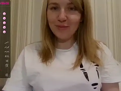 Snapshot of urbadkitty chatting on 12.16.24 urbadkitty online show from 12.16.24