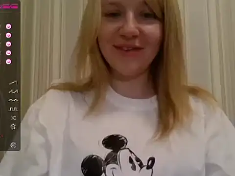 Snapshot of urbadkitty chatting on 01.10.25 urbadkitty online show from 01.10.25