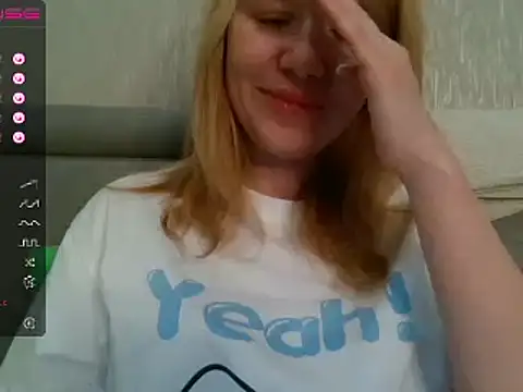 Snapshot of urbadkitty chatting on 01.13.25 urbadkitty online show from 01.13.25