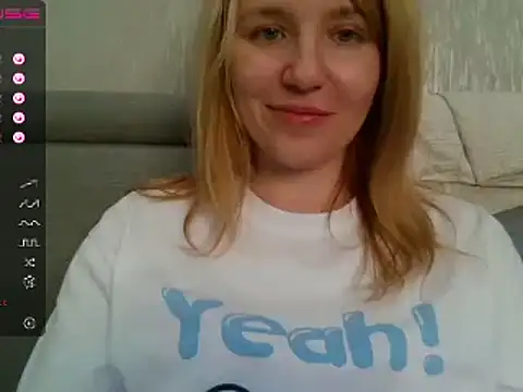 Snapshot of urbadkitty chatting on 01.14.25 urbadkitty online show from 01.14.25