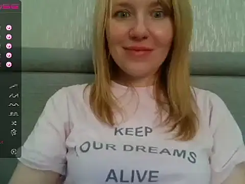 Snapshot of urbadkitty chatting on 01.16.25 urbadkitty online show from 01.16.25