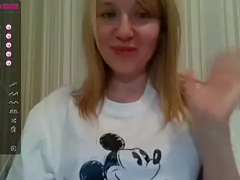 Snapshot of urbadkitty chatting on 01.17.25 urbadkitty online show from 01.17.25