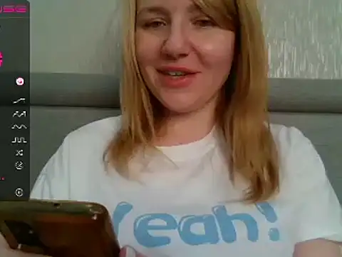 Snapshot of urbadkitty chatting on 01.20.25 urbadkitty online show from 01.20.25