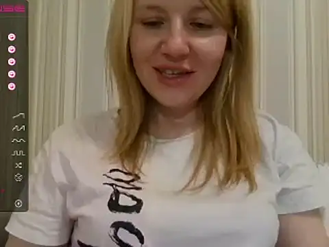 Snapshot of urbadkitty chatting on 01.25.25 urbadkitty online show from 01.25.25