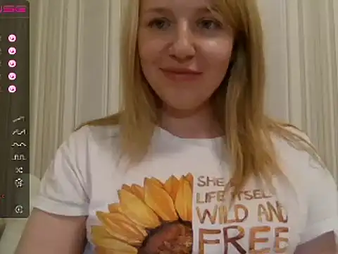 Snapshot of urbadkitty chatting on 02.16.25 urbadkitty online show from 02.16.25