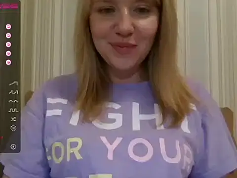 Snapshot of urbadkitty chatting on 03.13.25 urbadkitty online show from 03.13.25