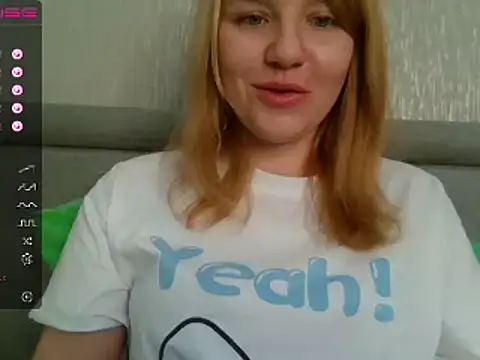 Snapshot of urbadkitty chatting on 03.16.25 urbadkitty online show from 03.16.25