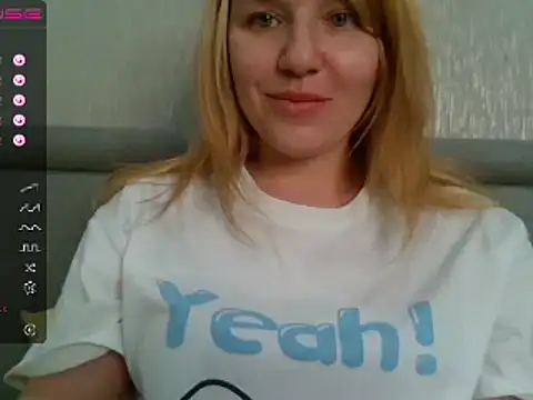 Snapshot of urbadkitty chatting on 03.18.25 urbadkitty online show from 03.18.25