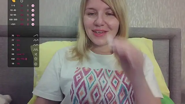 Snapshot of urbadkitty chatting on 09.09.25 urbadkitty online show from 09.09.25