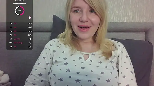 Snapshot of urbadkitty chatting on 10.01.25 urbadkitty online show from 10.01.25