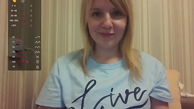 Snapshot of urbadkitty chatting on 10.03.25 urbadkitty online show from 10.03.25