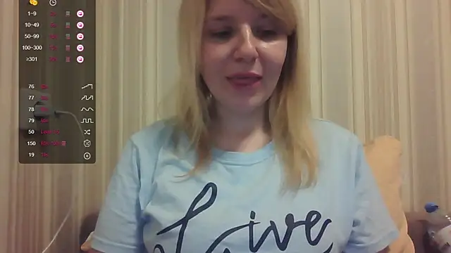 Snapshot of urbadkitty chatting on 10.10.25 urbadkitty online show from 10.10.25