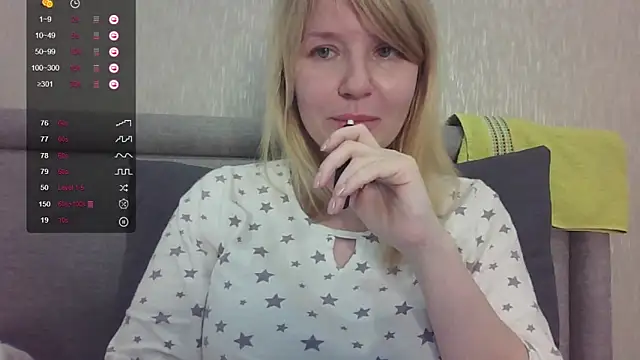 Snapshot of urbadkitty chatting on 10.22.25 urbadkitty online show from 10.22.25