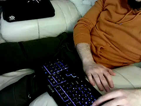 Snapshot of MrStraightDik chatting on 02.03.25 MrStraightDik online show from 02.03.25