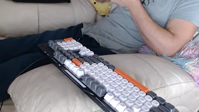 Snapshot of MrStraightDik chatting on 11.05.25 MrStraightDik online show from 11.05.25