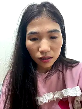 Snapshot of MinzHy chatting on 11.09.25 MinzHy online show from 11.09.25