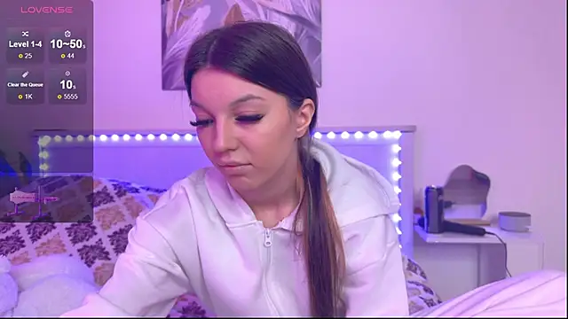 Snapshot of Veronica_leal chatting on 09.30.25 Veronica leal online show from 09.30.25