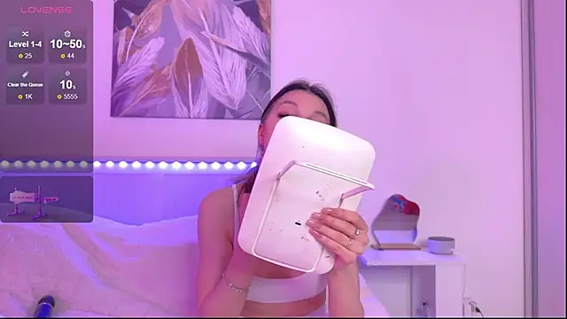 Snapshot of Veronica_leal chatting on 10.03.25 Veronica leal online show from 10.03.25