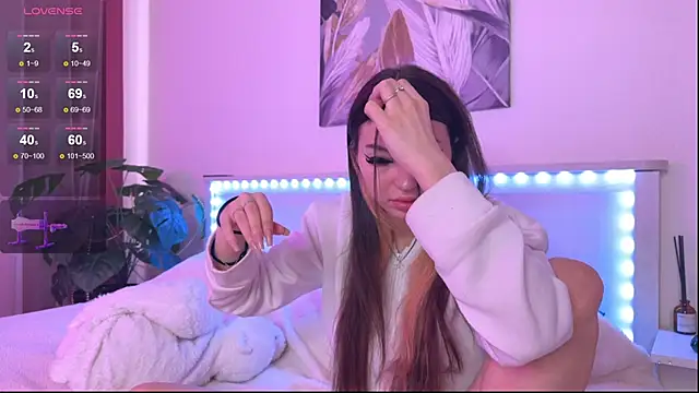 Snapshot of Veronica_leal chatting on 10.15.25 Veronica leal online show from 10.15.25