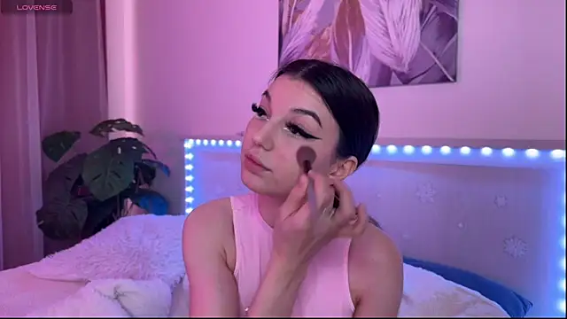 Snapshot of Veronica_leal chatting on 05.25.26 Veronica leal online show from 05.25.26