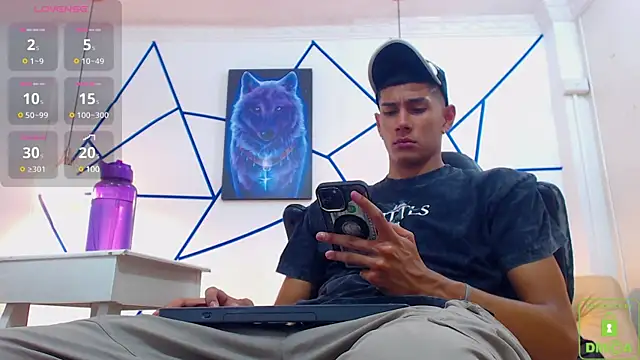 Snapshot of Valerio_20 chatting on 12.13.24 Valerio 20 online show from 12.13.24