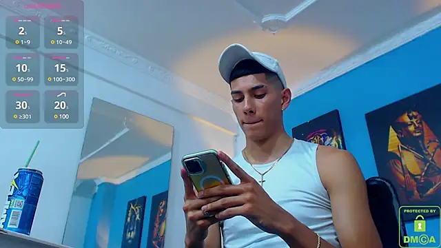 Snapshot of Valerio_20 chatting on 01.25.25 Valerio 20 online show from 01.25.25