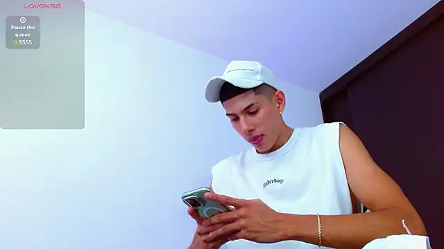 Snapshot of Valerio_20 chatting on 02.22.25 Valerio 20 online show from 02.22.25